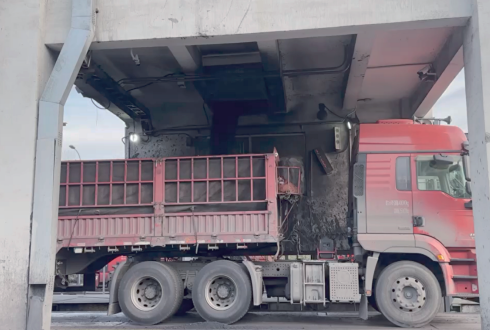 自動裝車系統(tǒng)實現(xiàn)無人值守高度智能化裝車,可依據(jù)企業(yè)現(xiàn)有裝車系統(tǒng)進行快速升級改造與上線